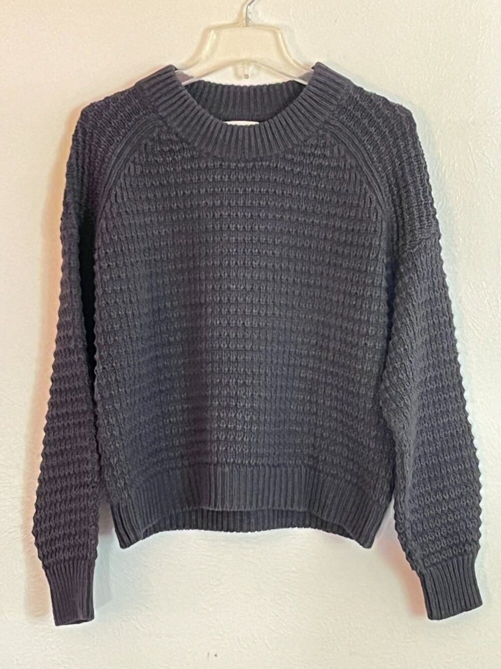Universal Thread Women's Textured Gray Crewneck Sweater Size L Casual Minimalist